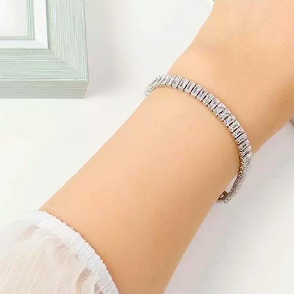 New 925 Sterling Silver Rectangular Tennis Bracelet - Picture 4 of 11